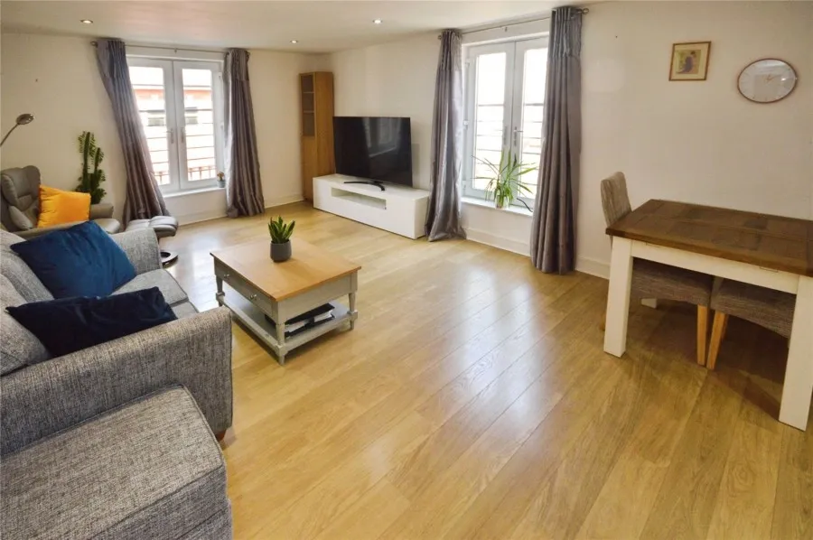with 2 bedrooms in Stansted, CM24, photo 2