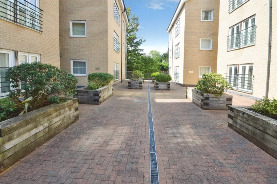 with 2 bedrooms in Stansted, CM24, photo 10