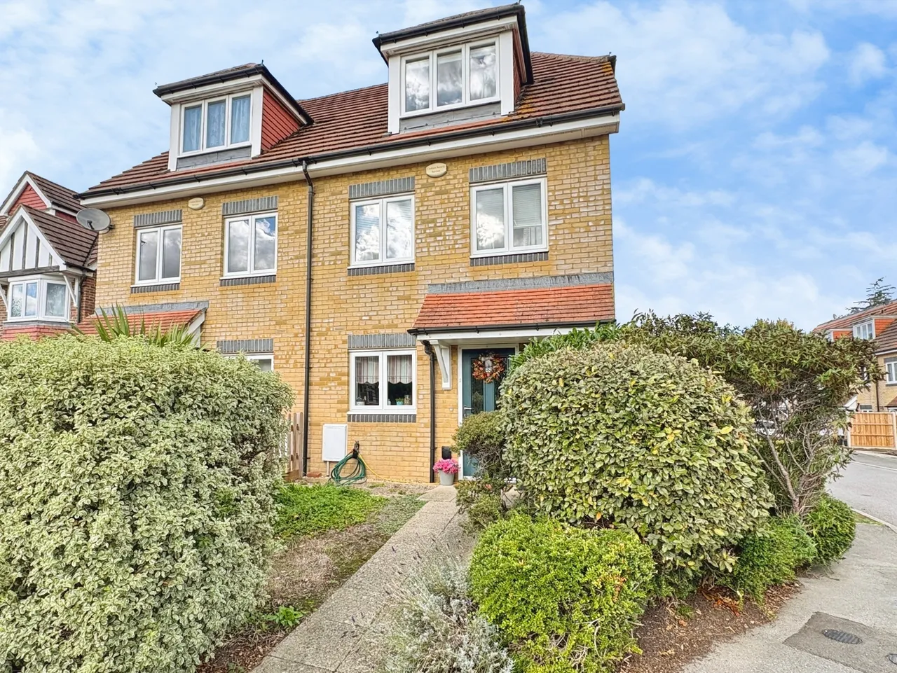 3 bed house for sale, Luke Road East, Aldershot, GU11