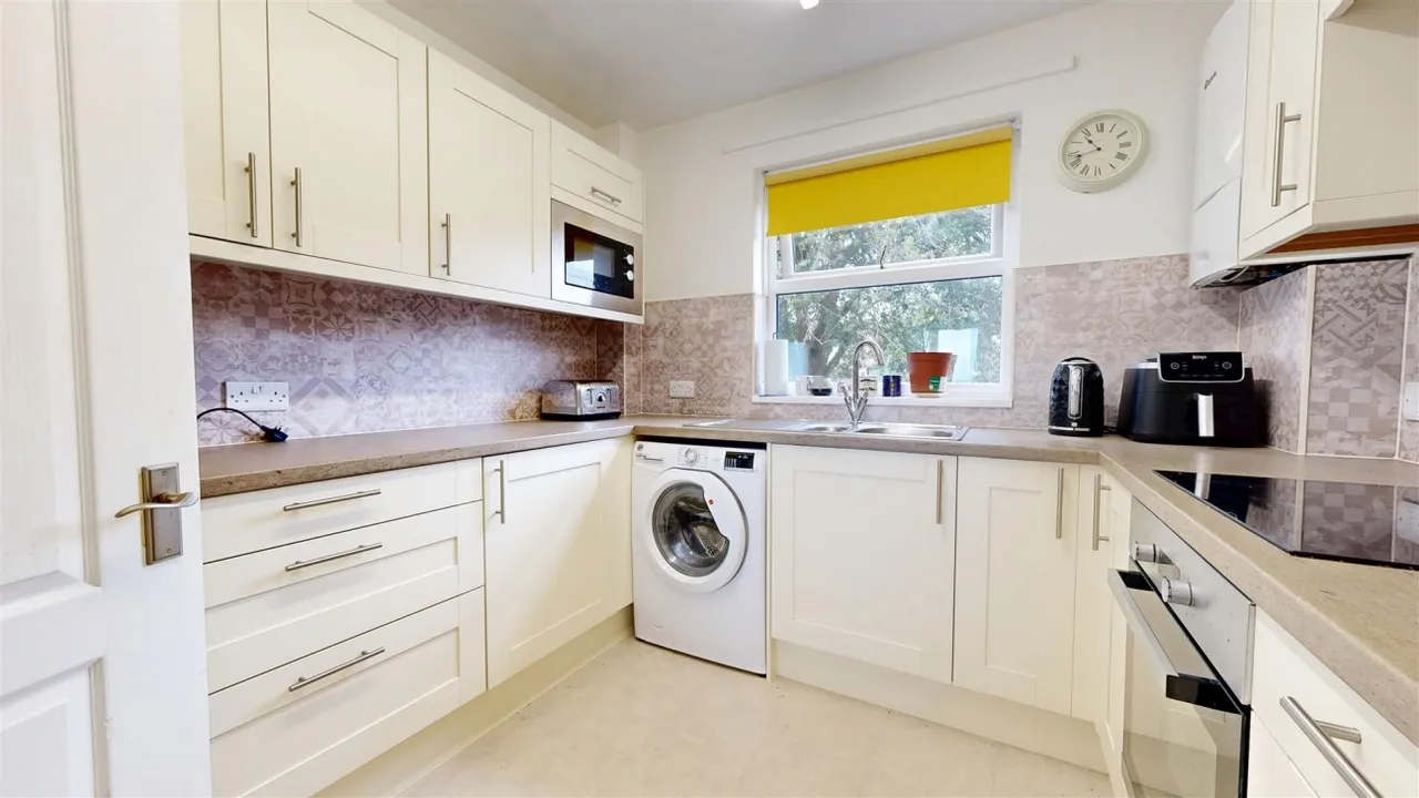 Rodwell Road, Weymouth, DT4, photo 6