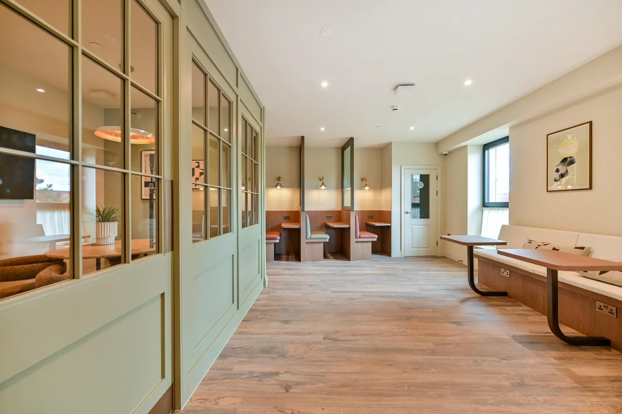 Flat 17 James Horlick House South, Refinery Square, London, photo 12