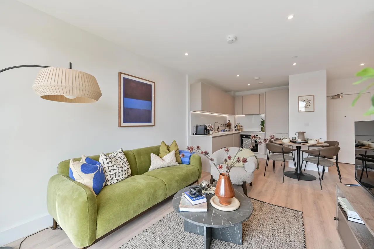Flat 17 James Horlick House South, Refinery Square, London, photo 4