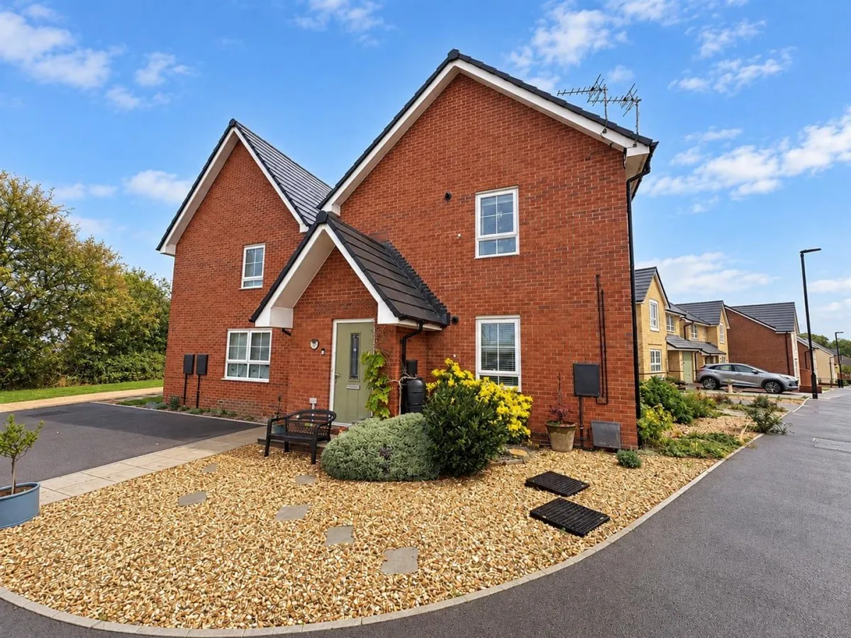 1 bed flat for sale, Clutterbuck Close, Leonard Stanley, GL10