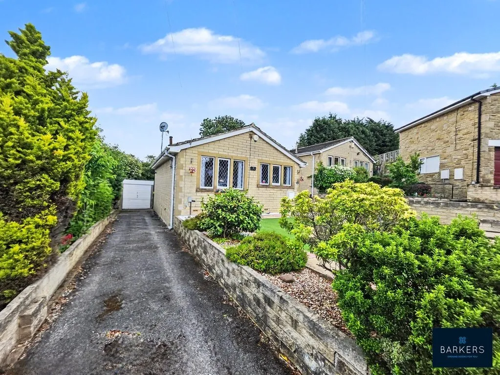 2 bed house for sale — South Bank Road, Batley WF17 8EW