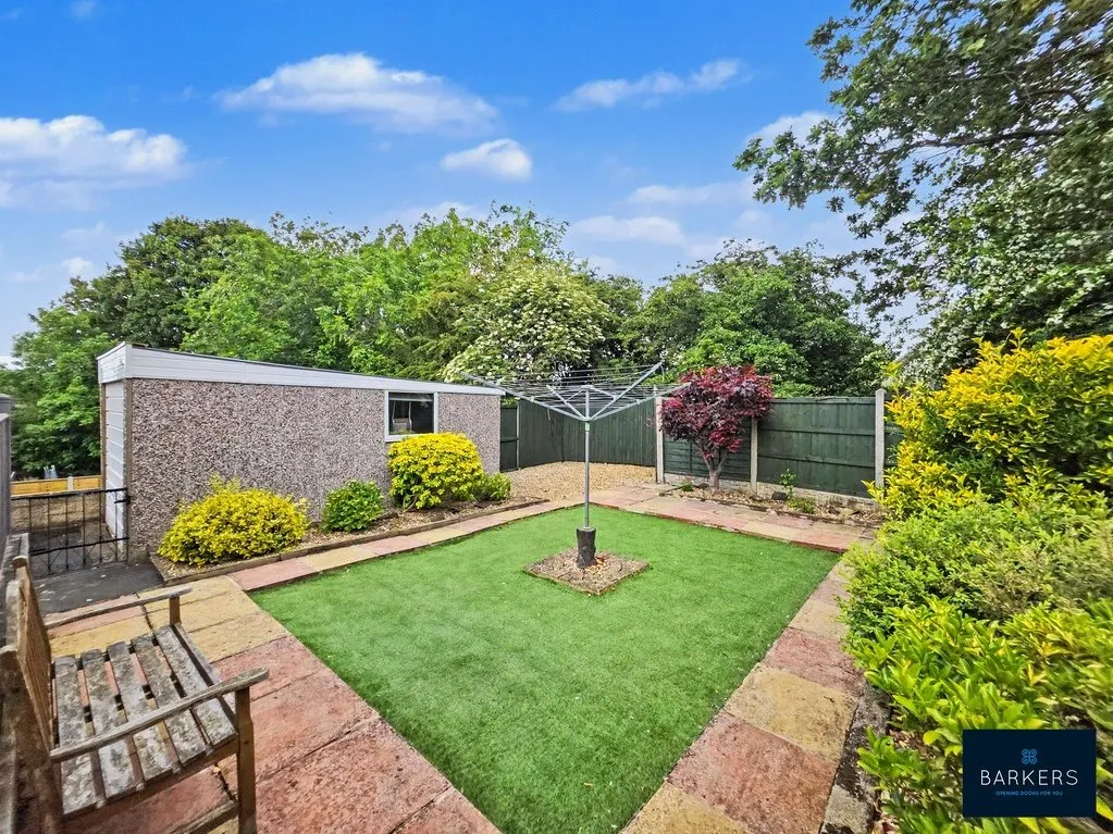 South Bank Road, Batley WF17 8EW, photo 11