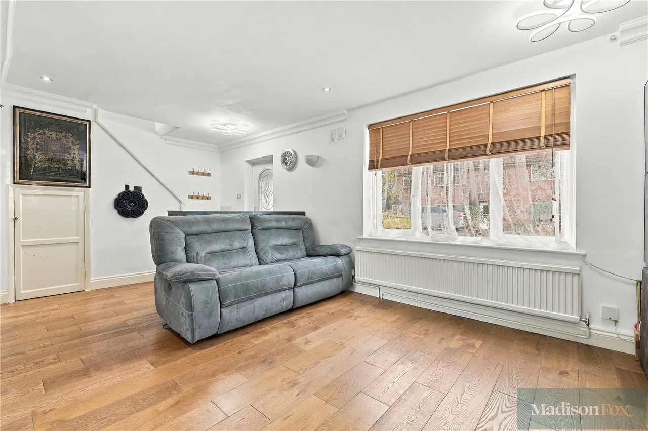 Fletcher Road, Chigwell, IG7, photo 3