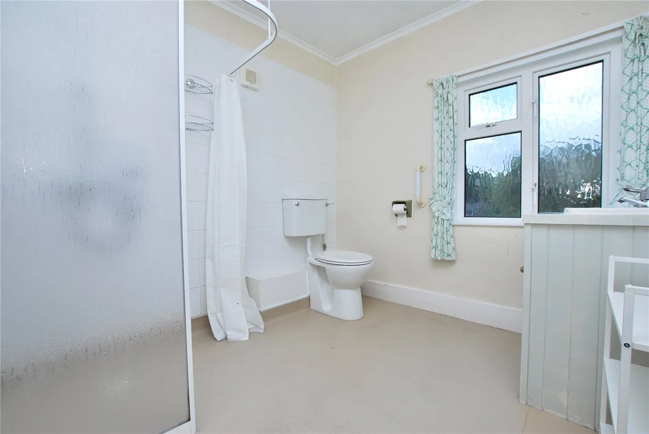 Worplesdon Road, Guildford, GU2, photo 8