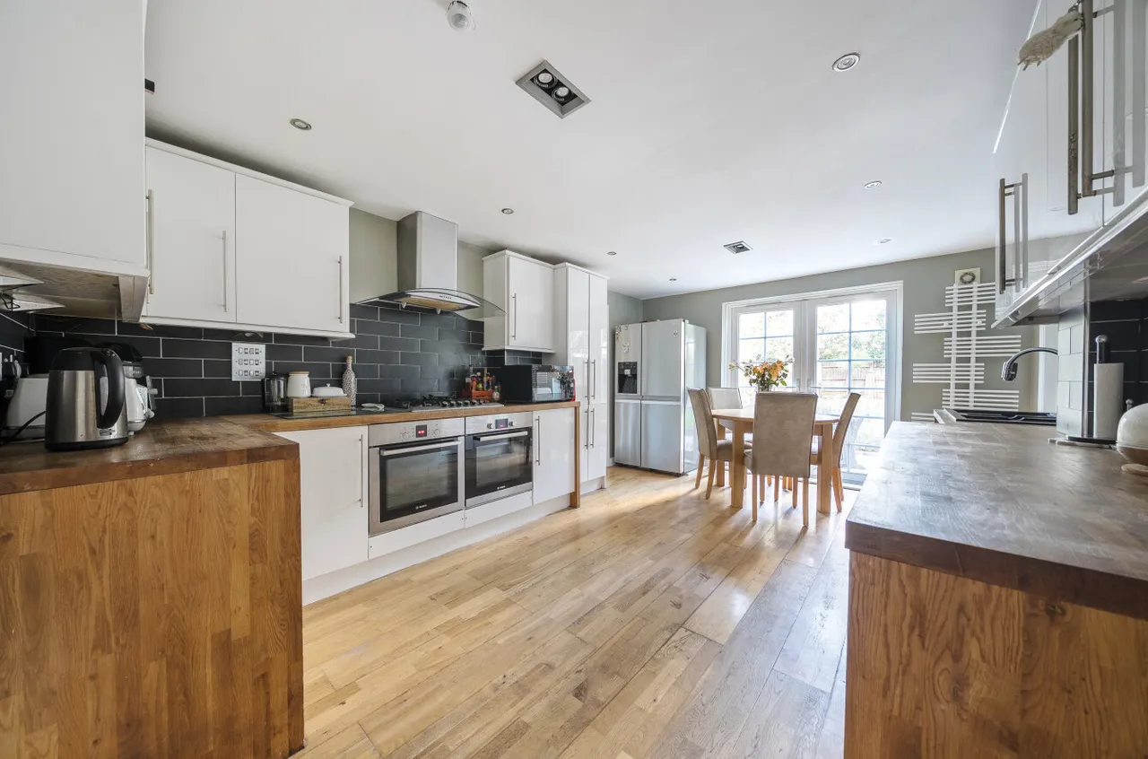 Wykeham Road, Netley Abbey, SO31, photo 5