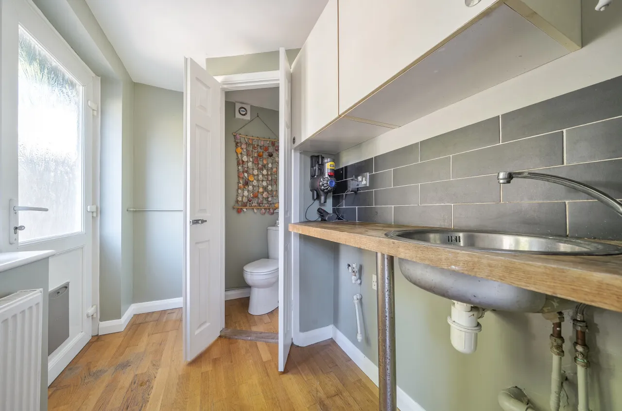 Wykeham Road, Netley Abbey, SO31, photo 8