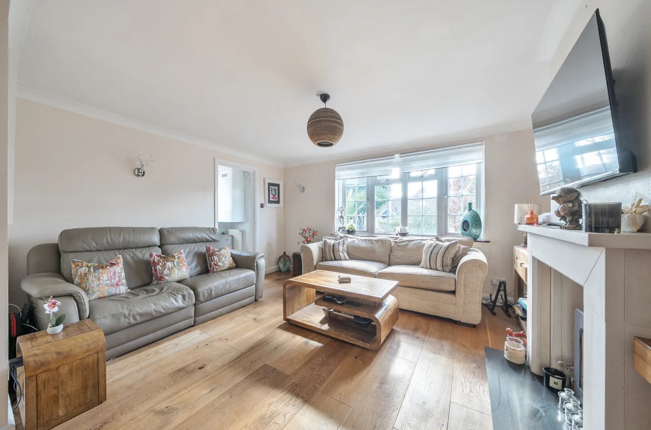 Wykeham Road, Netley Abbey, SO31, photo 3