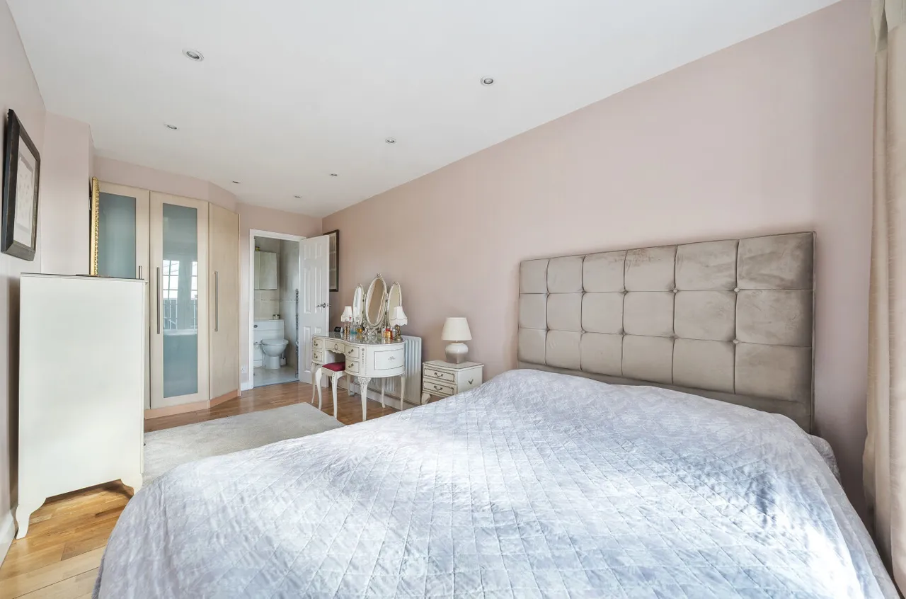 Wykeham Road, Netley Abbey, SO31, photo 10