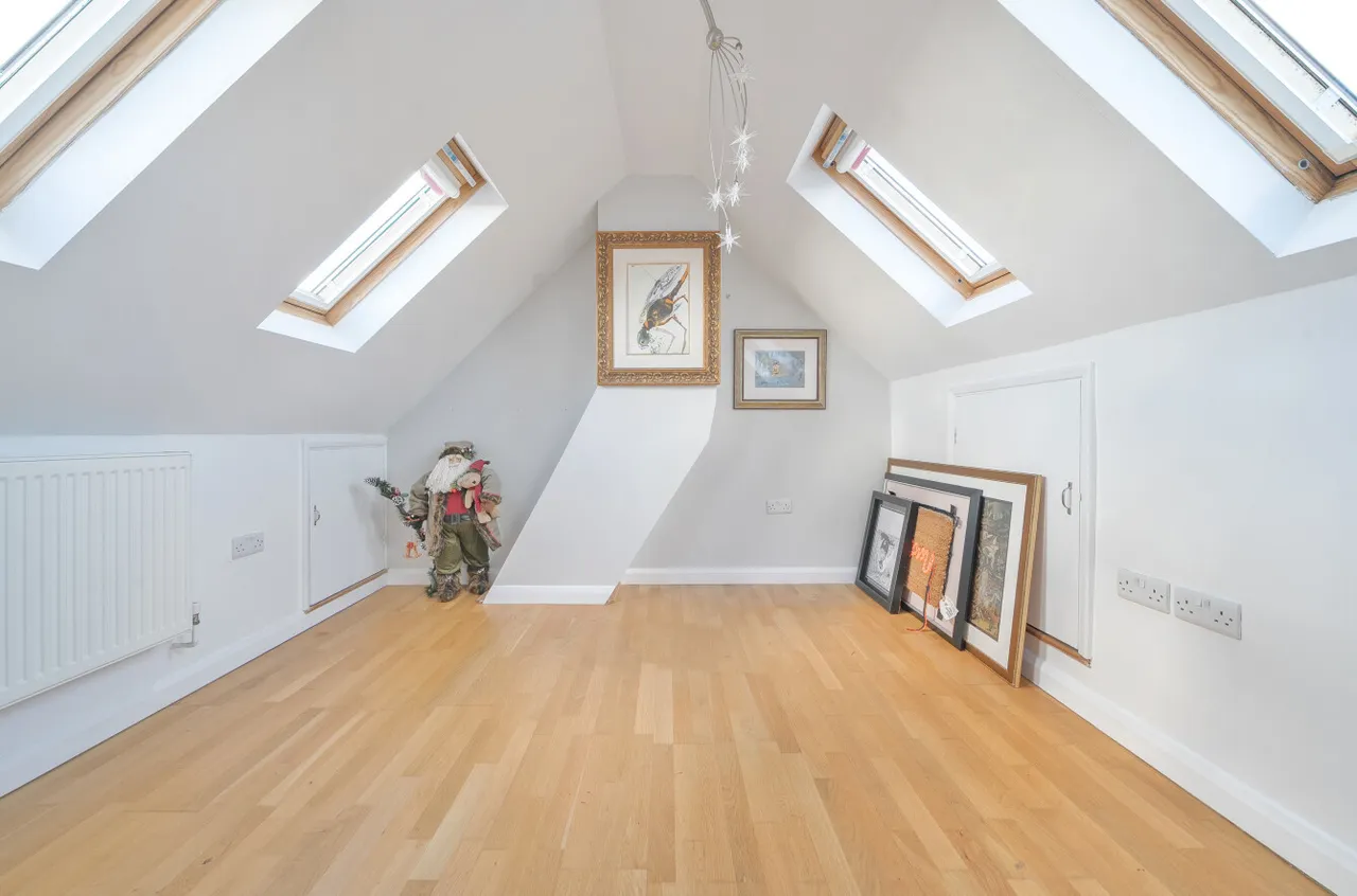 Wykeham Road, Netley Abbey, SO31, photo 15
