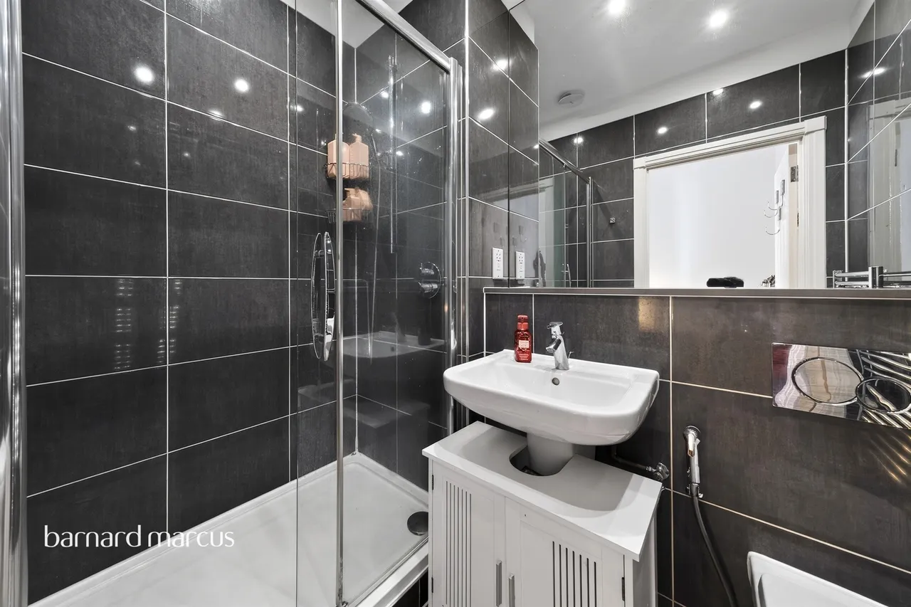 Glanville Way, EPSOM, photo 3