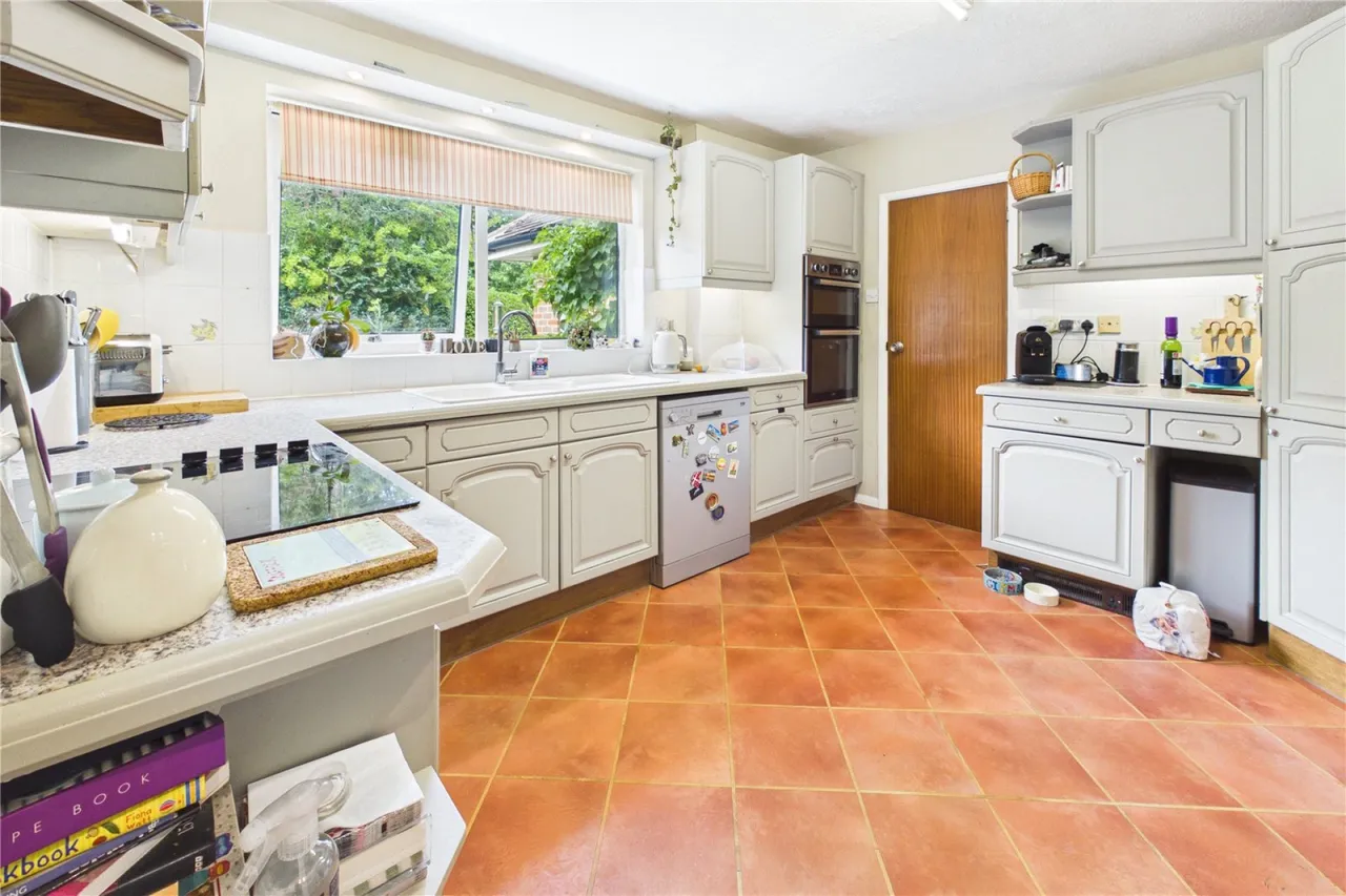 Charlotte Close, Hermitage, RG18, photo 8