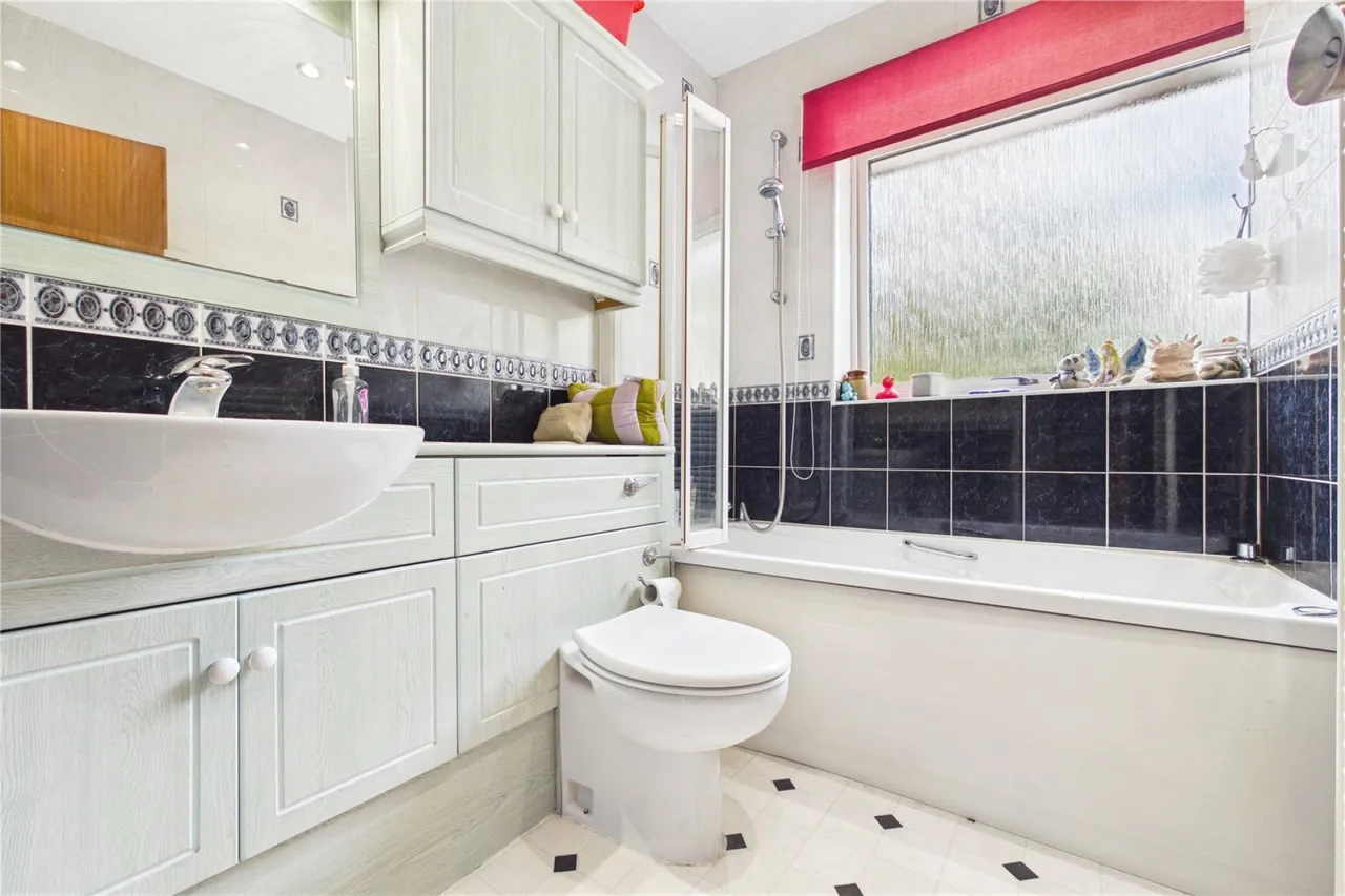 Charlotte Close, Hermitage, RG18, photo 19