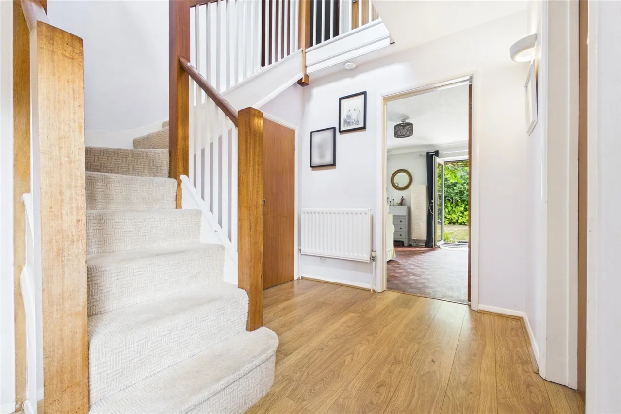 Charlotte Close, Hermitage, RG18, photo 4