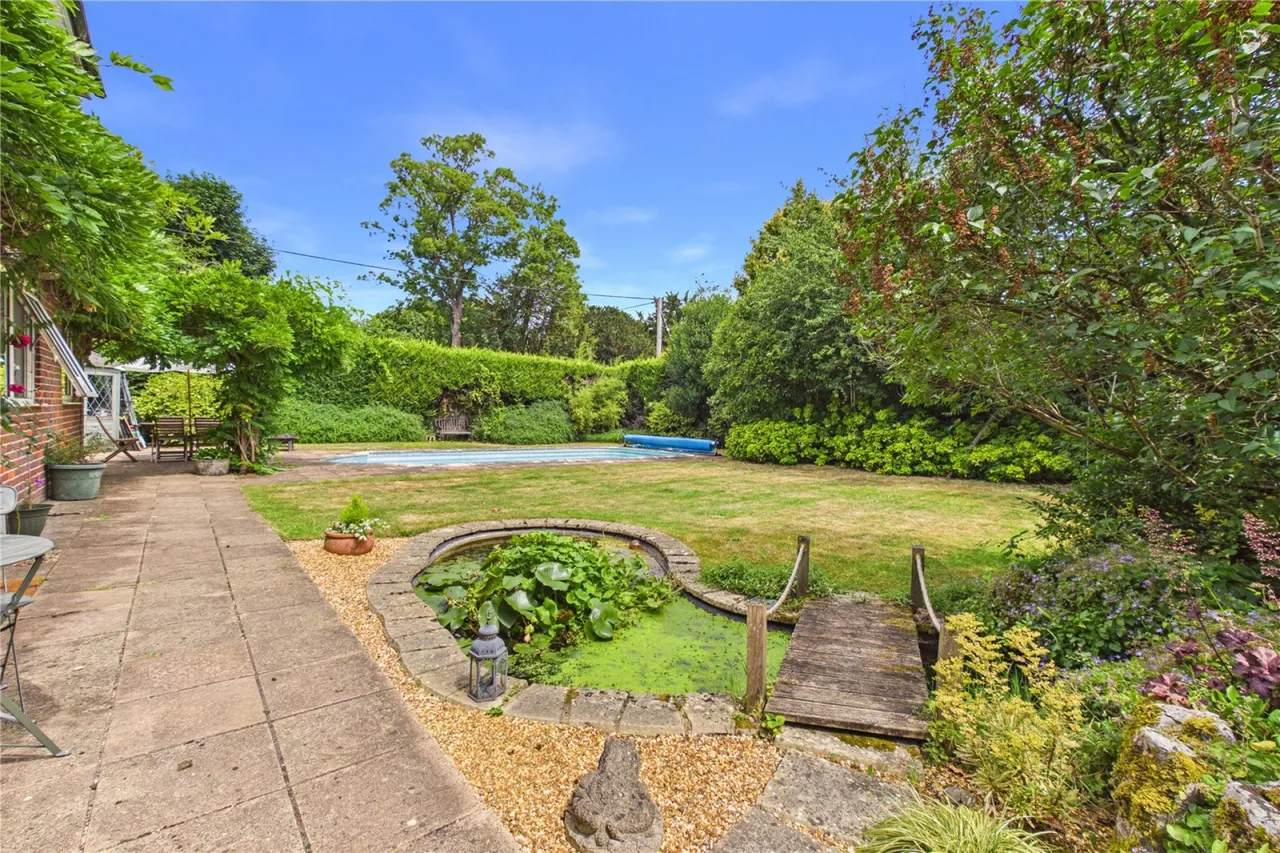 Charlotte Close, Hermitage, RG18, photo 15