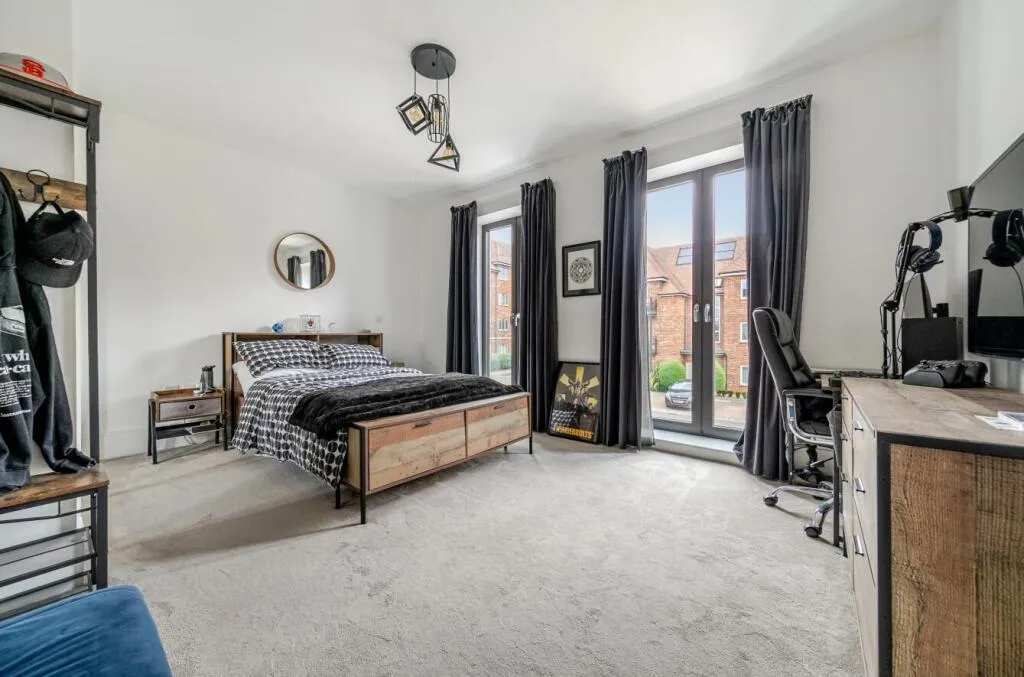 Henry Darlot Drive, Millbrook Park, NW7, London, photo 8