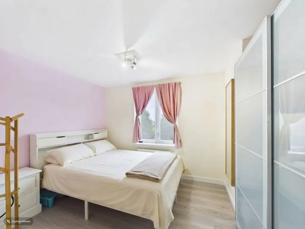 Regis Park Road, RG6, photo 5