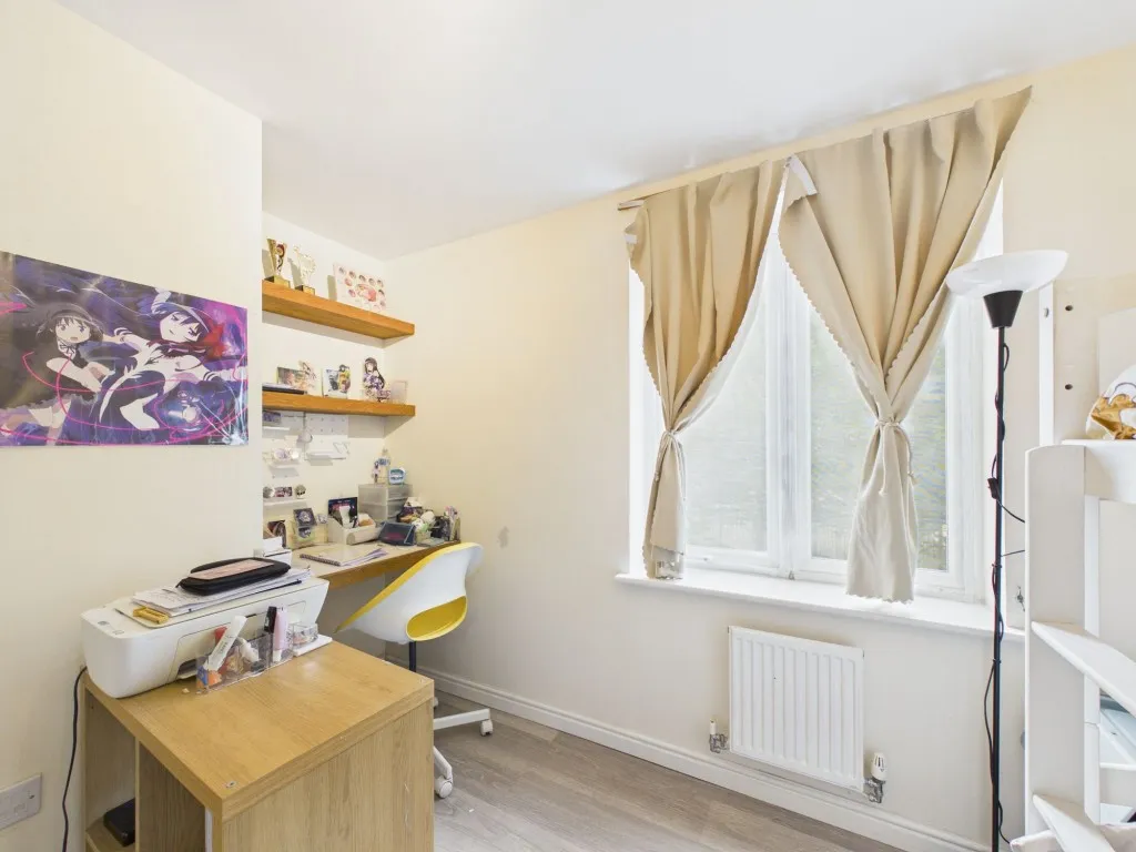 Regis Park Road, RG6, photo 7