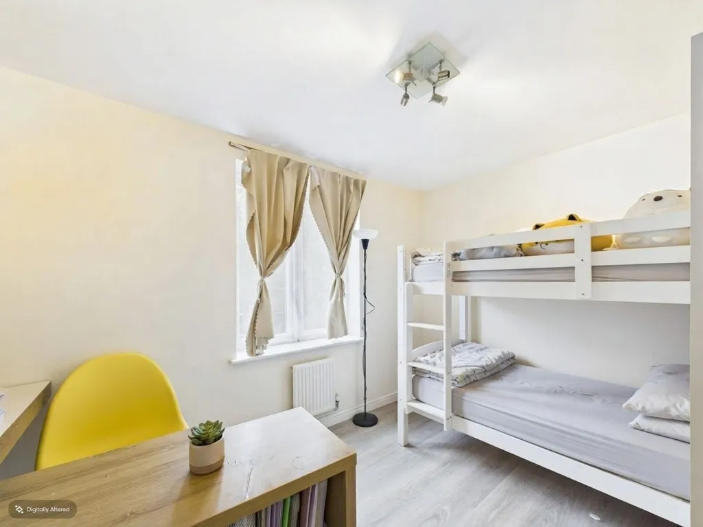 Regis Park Road, RG6, photo 6