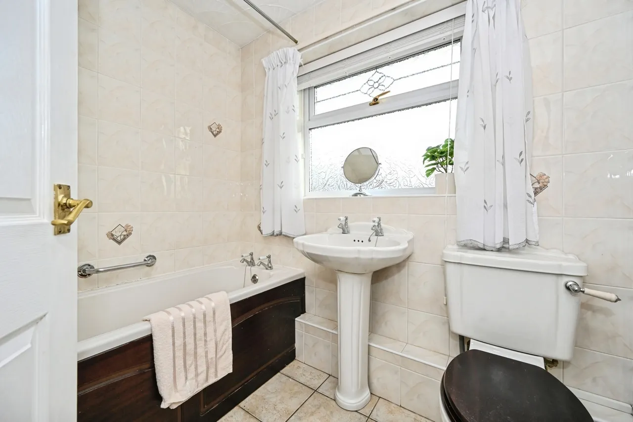 Woodbank Road, Penketh, Warrington, Cheshire, WA5, photo 17
