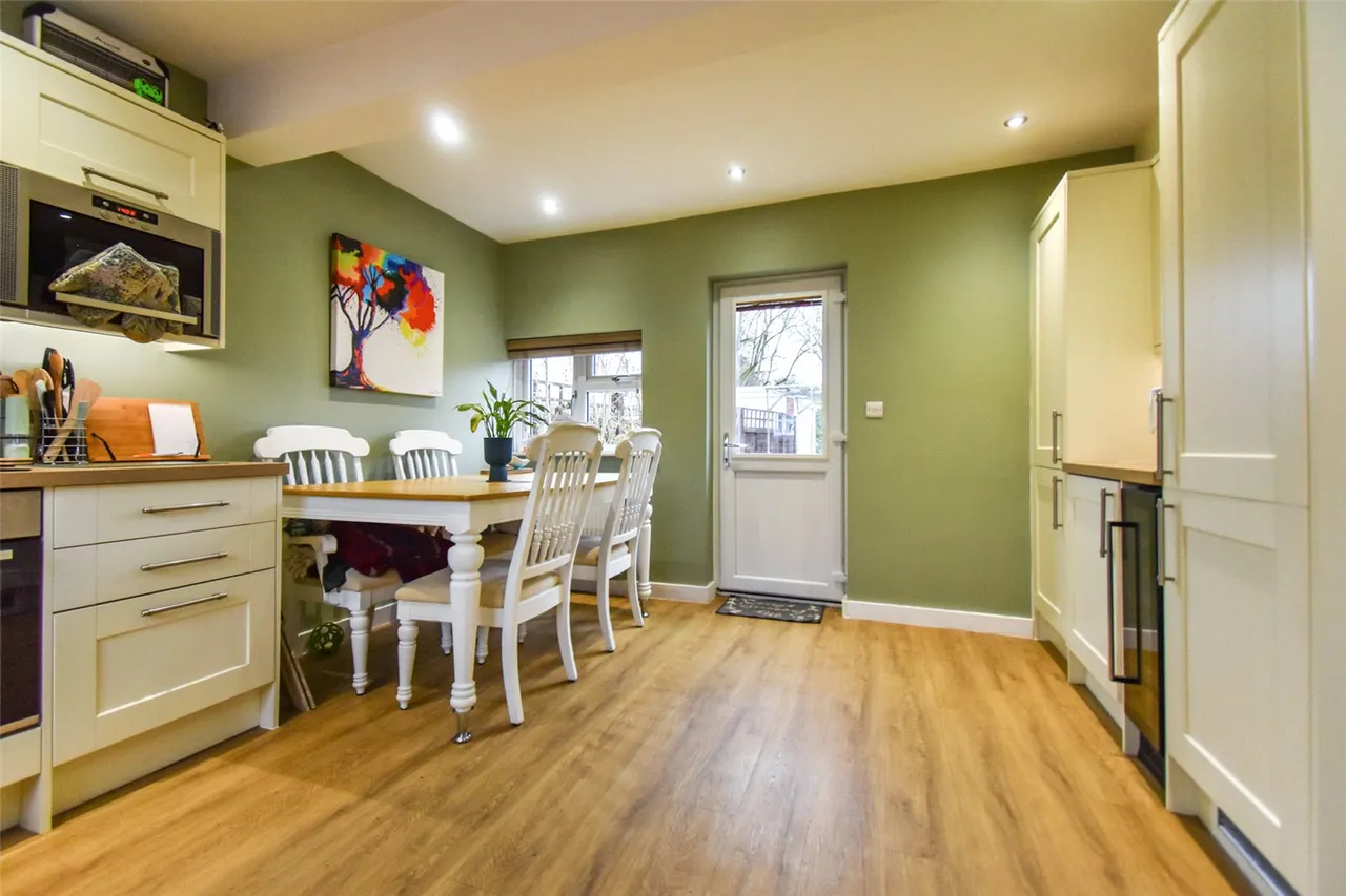 Lower Farnham Road, Aldershot, Hampshire, GU11 3RA, photo 6