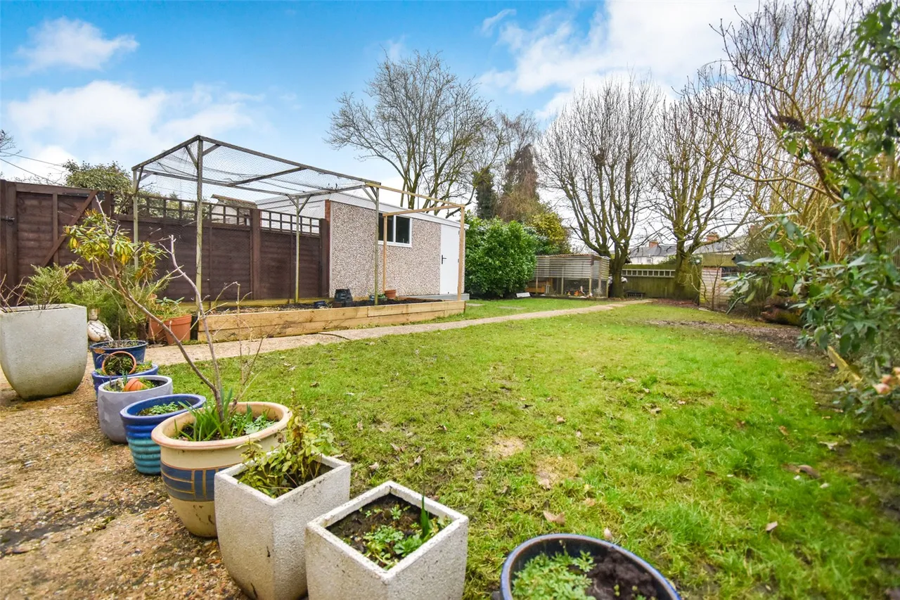 Lower Farnham Road, Aldershot, Hampshire, GU11 3RA, photo 7