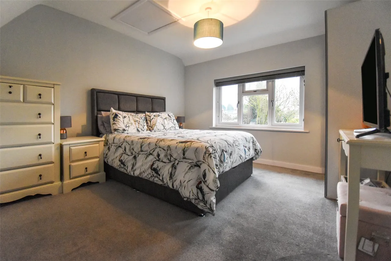 Lower Farnham Road, Aldershot, Hampshire, GU11 3RA, photo 9