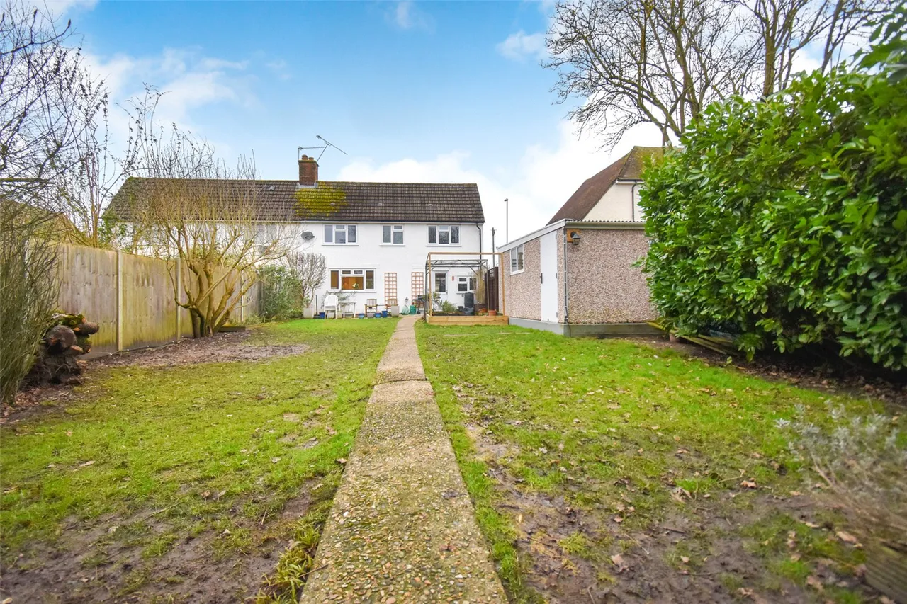 Lower Farnham Road, Aldershot, Hampshire, GU11 3RA, photo 4