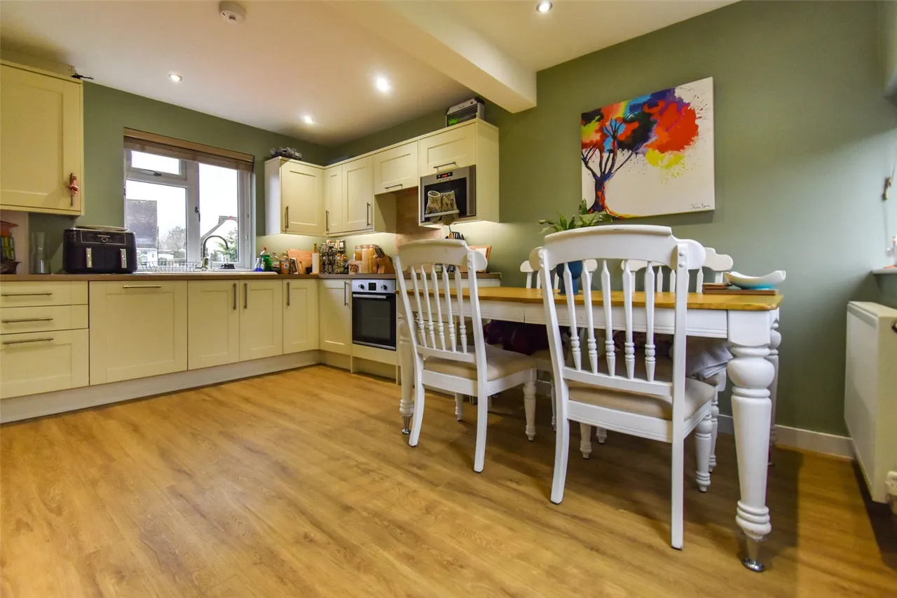 Lower Farnham Road, Aldershot, Hampshire, GU11 3RA, photo 5