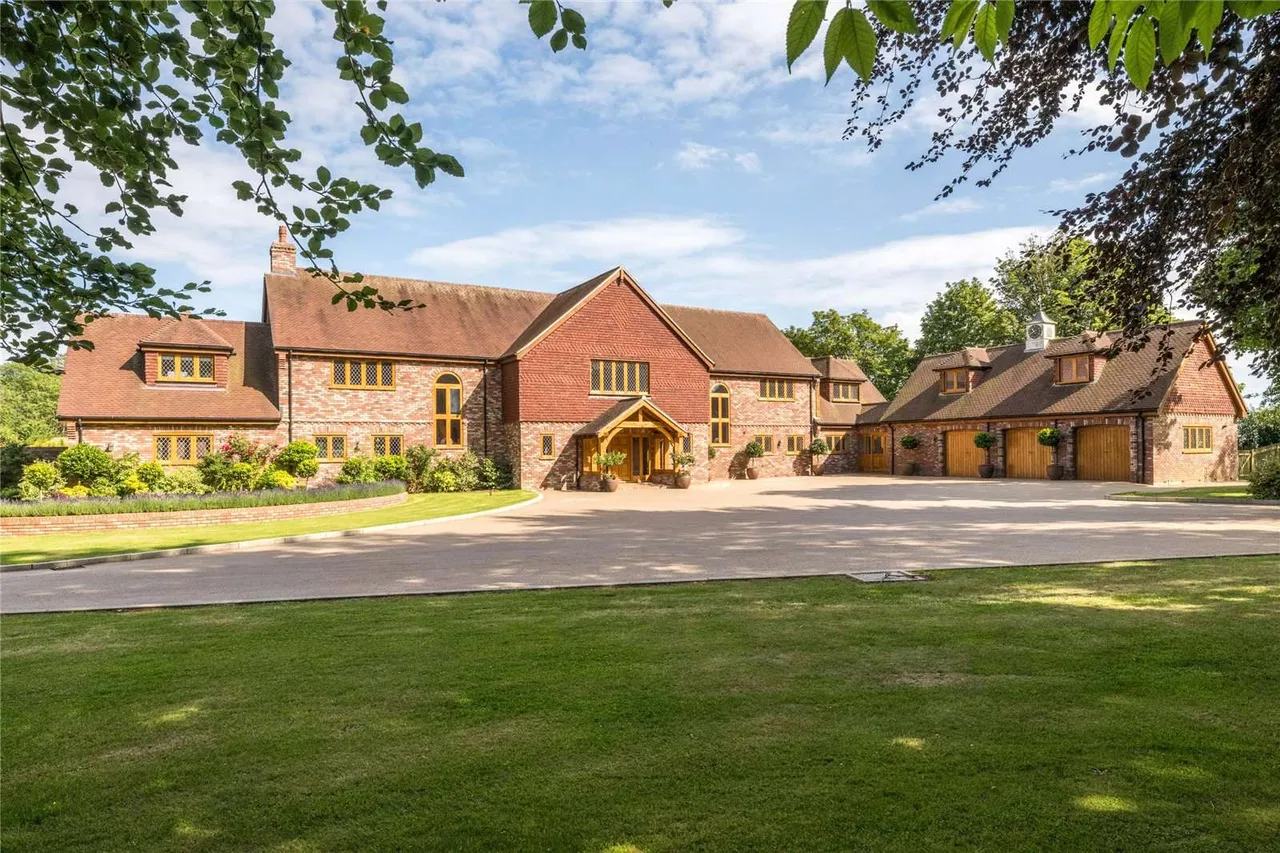 7 bed house for sale, Farthing Common, Lyminge, CT18