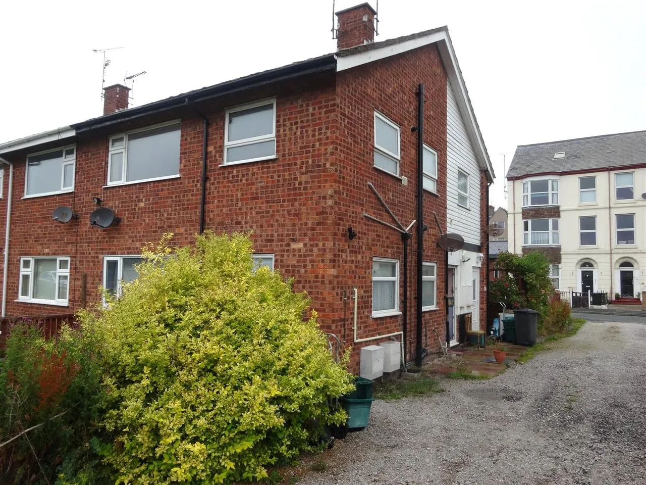 South Parade, Pensarn, Abergele, LL22 7RG, photo 2