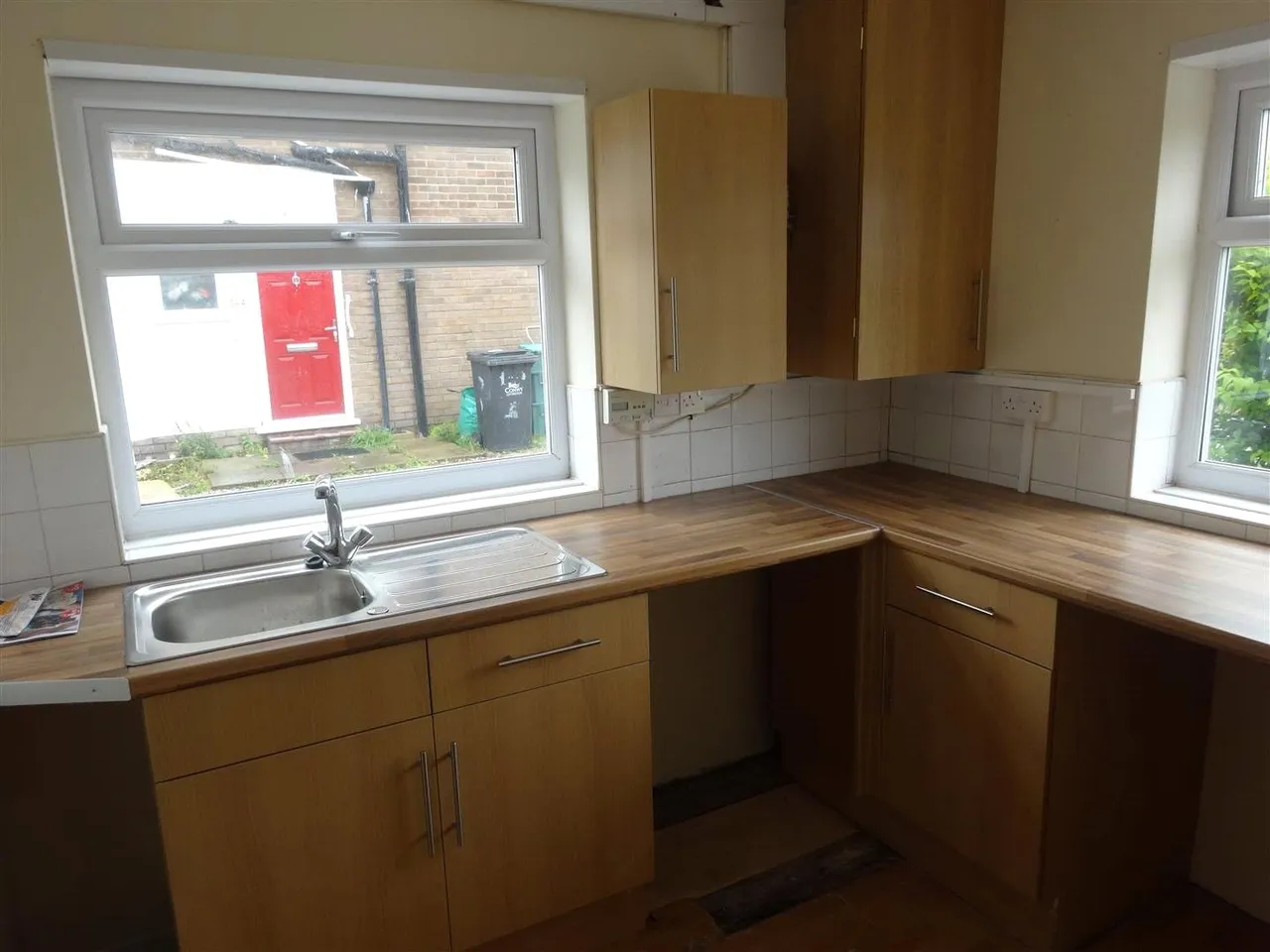 South Parade, Pensarn, Abergele, LL22 7RG, photo 3