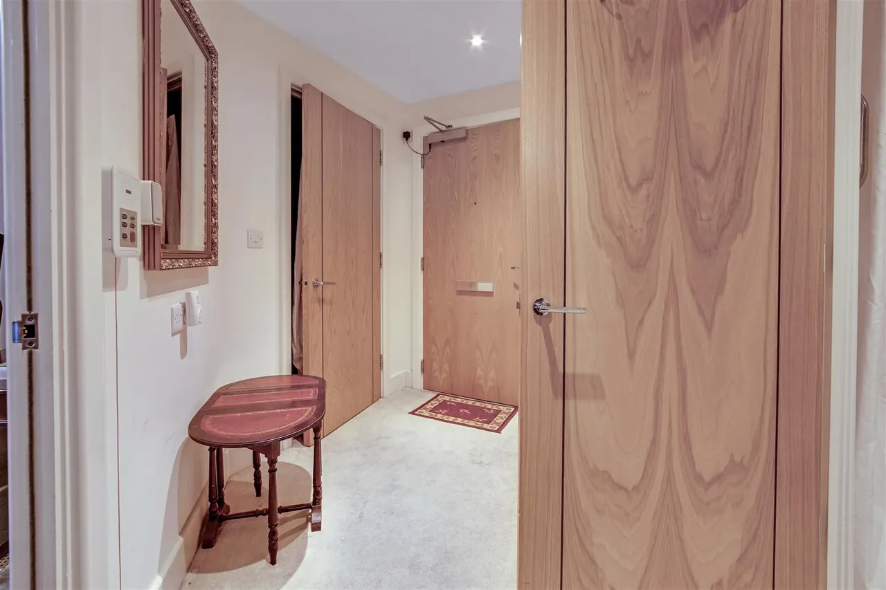 Shotfield, Wallington, SM6, photo 2