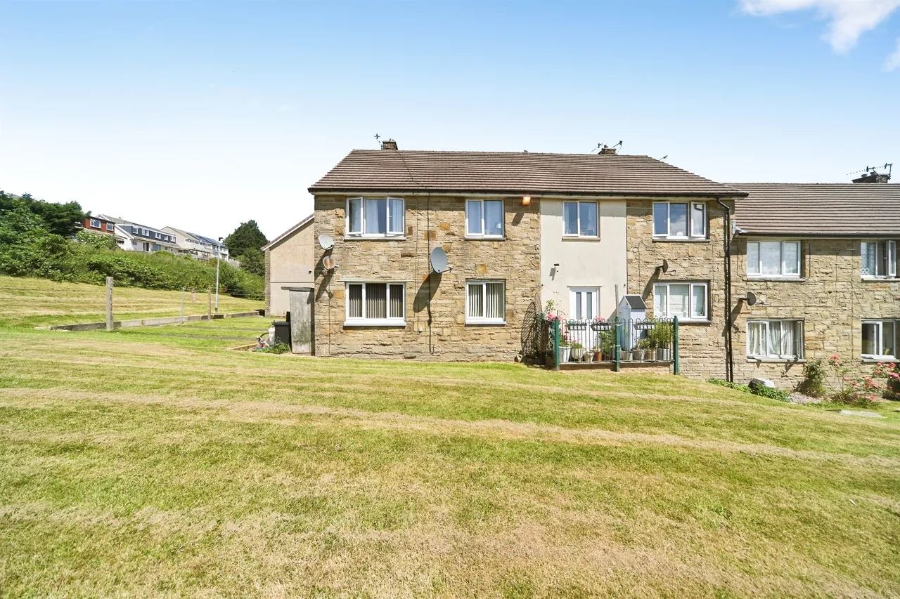 Harewood Road, Oakworth, Keighley, photo 10
