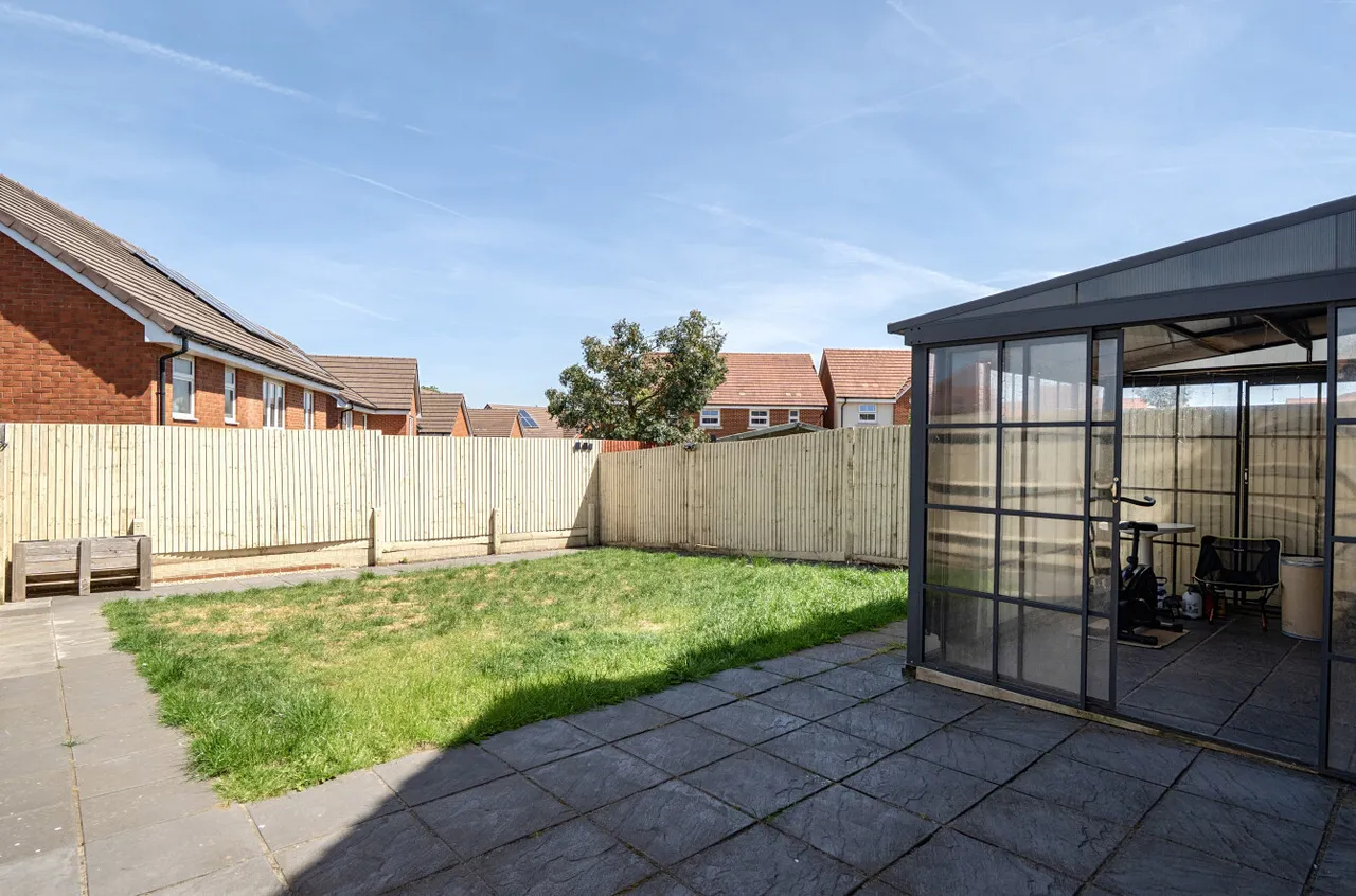 Chapman Drive, Binfield, Bracknell, Berkshire, RG42 4GD, photo 8