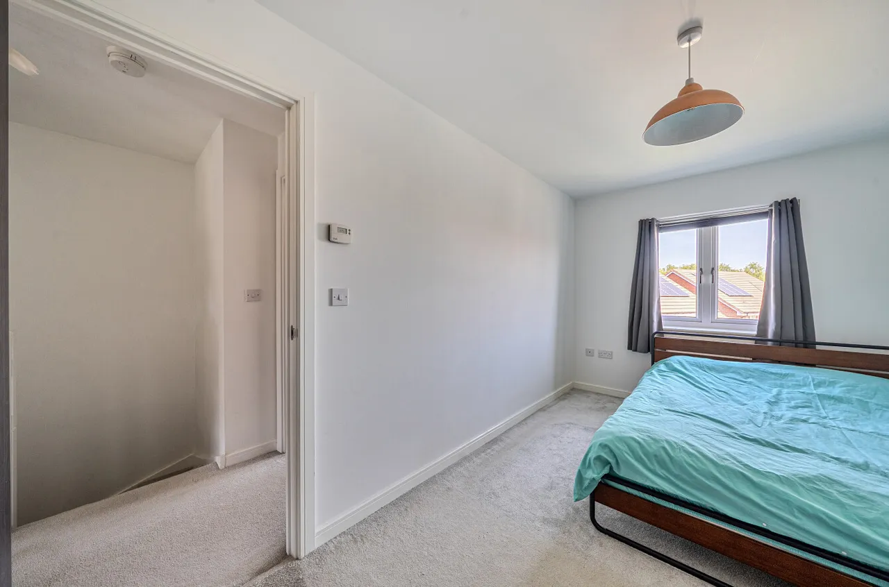 Chapman Drive, Binfield, Bracknell, Berkshire, RG42 4GD, photo 15