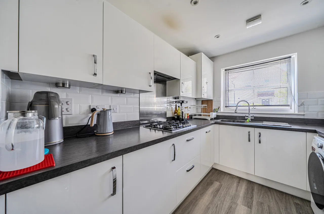 Chapman Drive, Binfield, Bracknell, Berkshire, RG42 4GD, photo 4