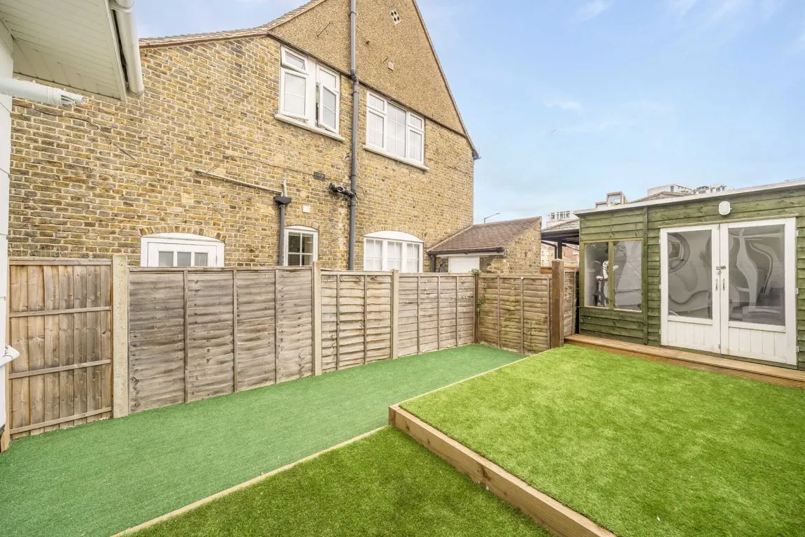Chesterton Close, SW18, photo 6