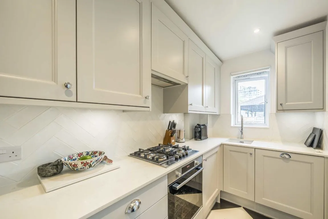 Chesterton Close, SW18, photo 4
