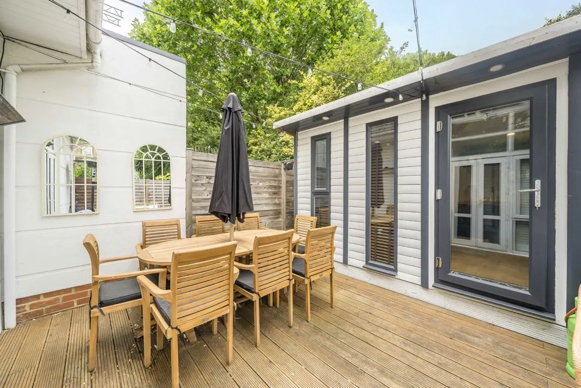Chesterton Close, SW18, photo 8