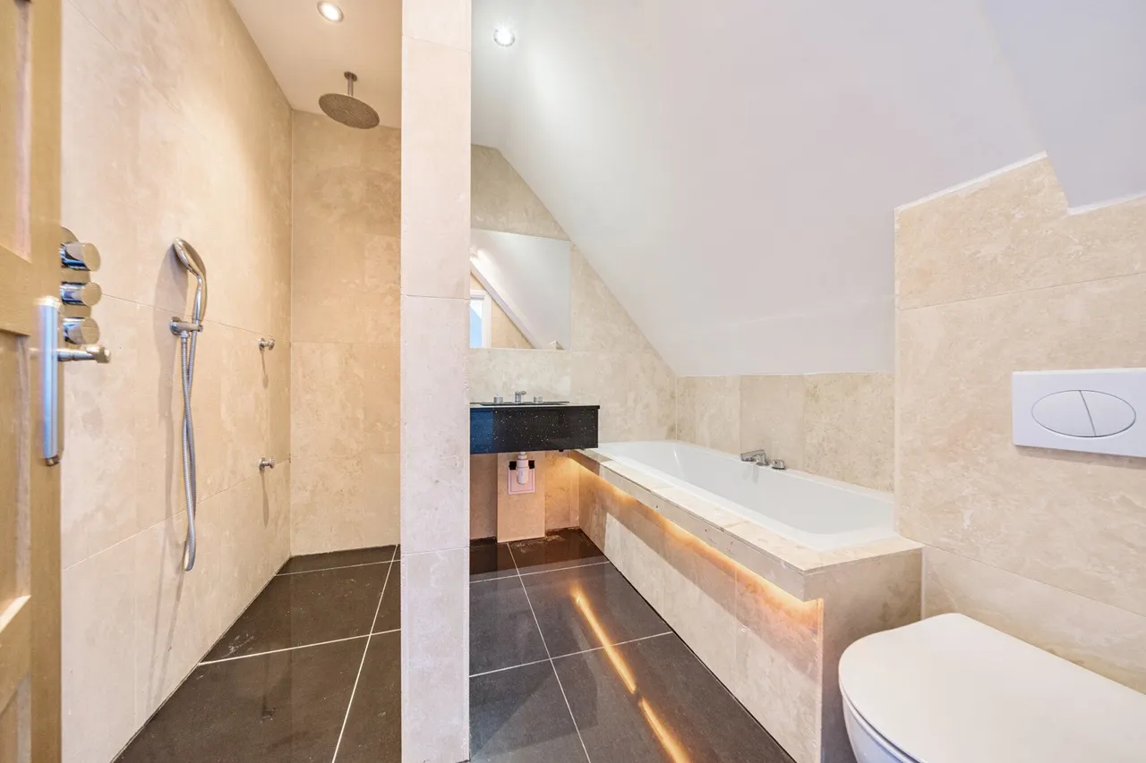 Court Road, Kent, BR6, photo 9