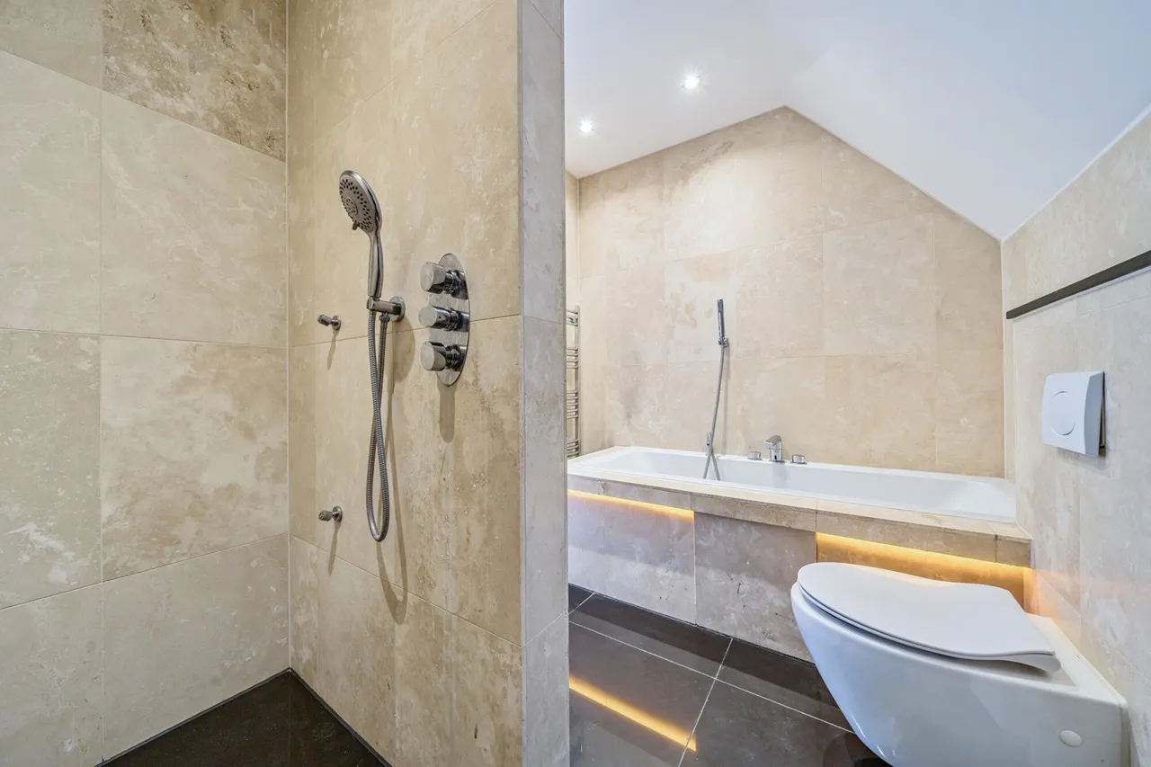 Court Road, Kent, BR6, photo 18