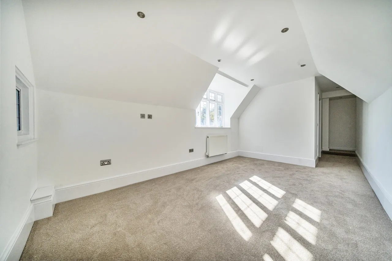 Court Road, Kent, BR6, photo 12