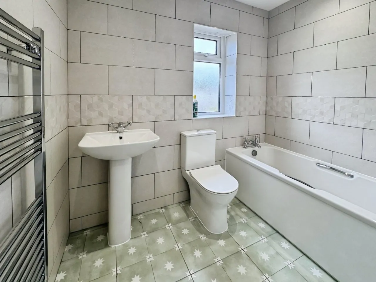 Woodlands Crescent, Gomersal, BD19, photo 3