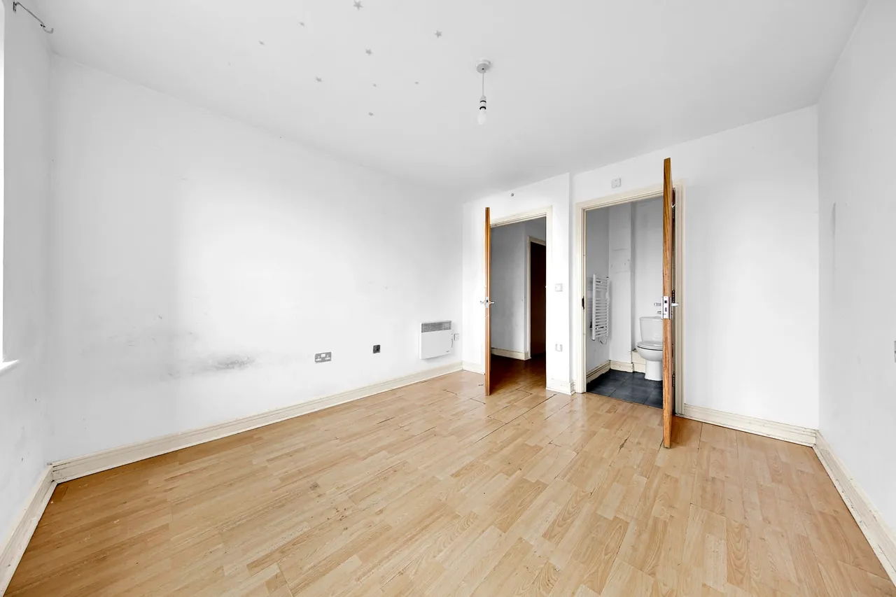 Flat 47 Spectrum Tower, 2-20 Hainault Street, London, IG1 4GZ, photo 10