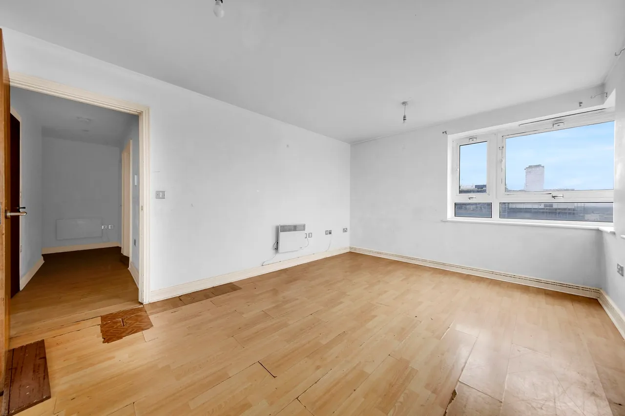 Flat 47 Spectrum Tower, 2-20 Hainault Street, London, IG1 4GZ, photo 4