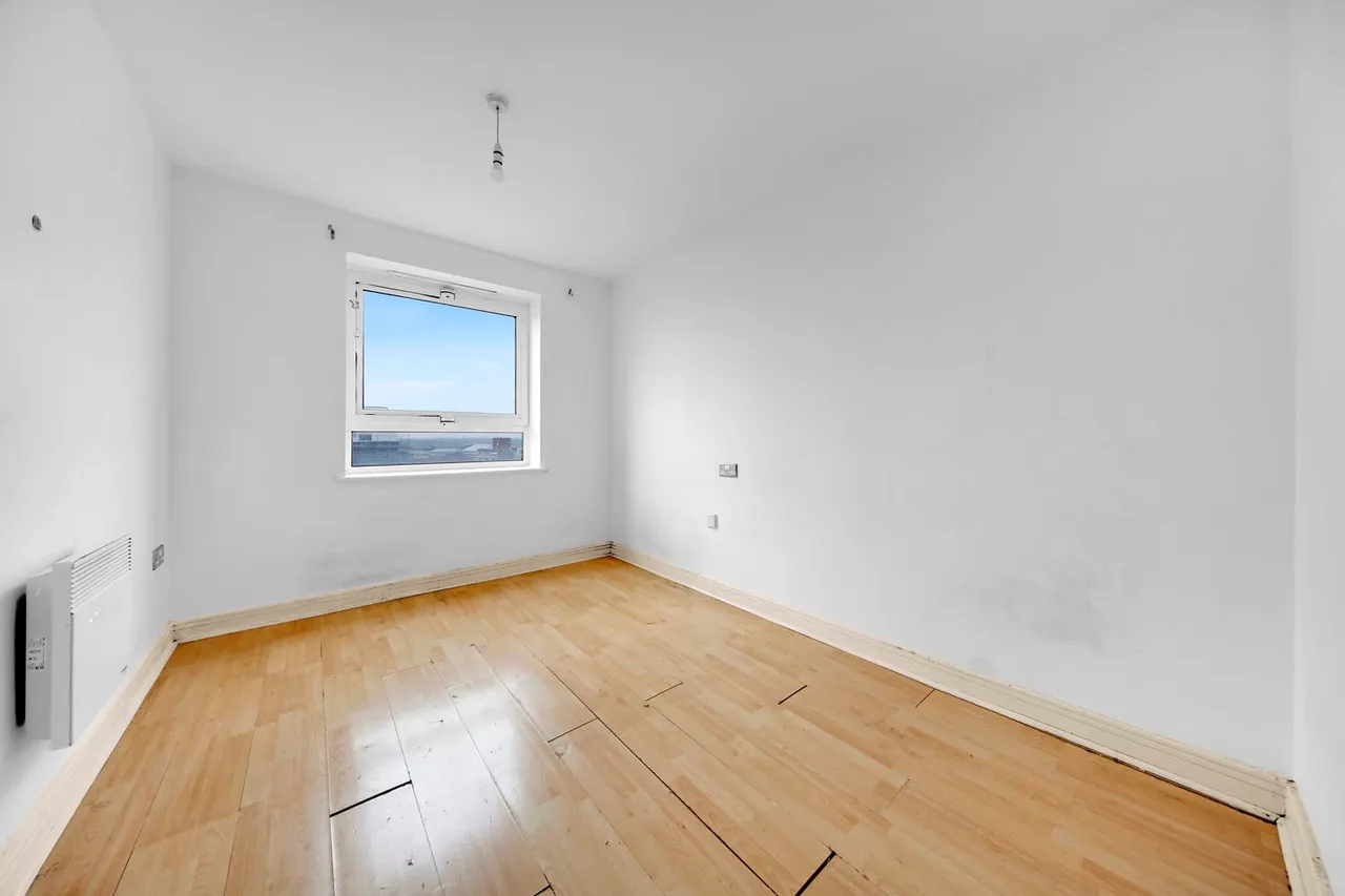 Flat 47 Spectrum Tower, 2-20 Hainault Street, London, IG1 4GZ, photo 12