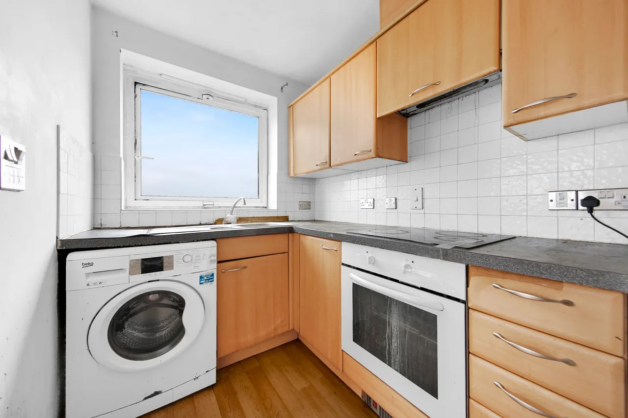 Flat 47 Spectrum Tower, 2-20 Hainault Street, London, IG1 4GZ, photo 8